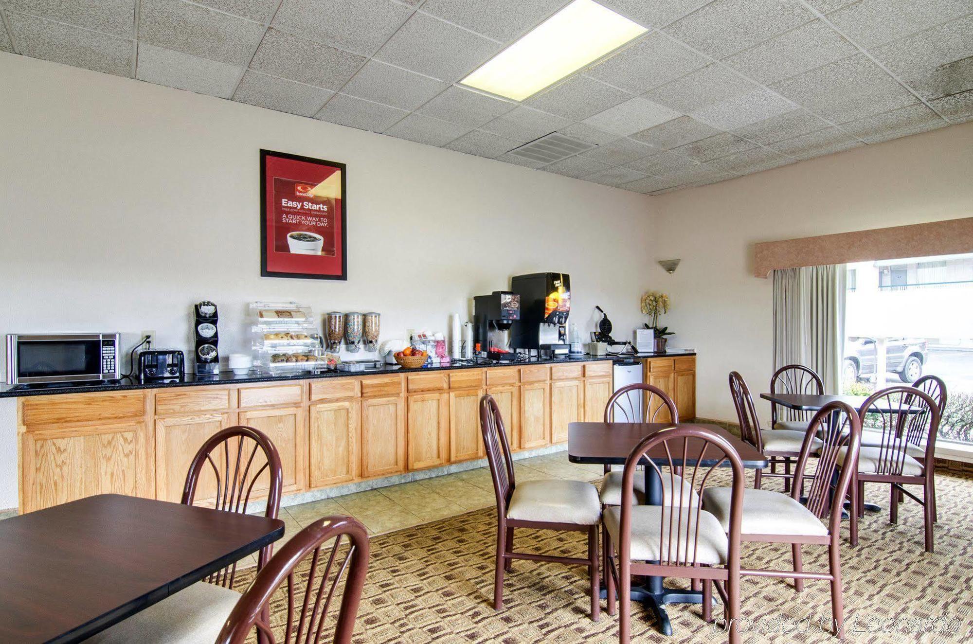 Americas Best Value Inn Salina Exterior foto