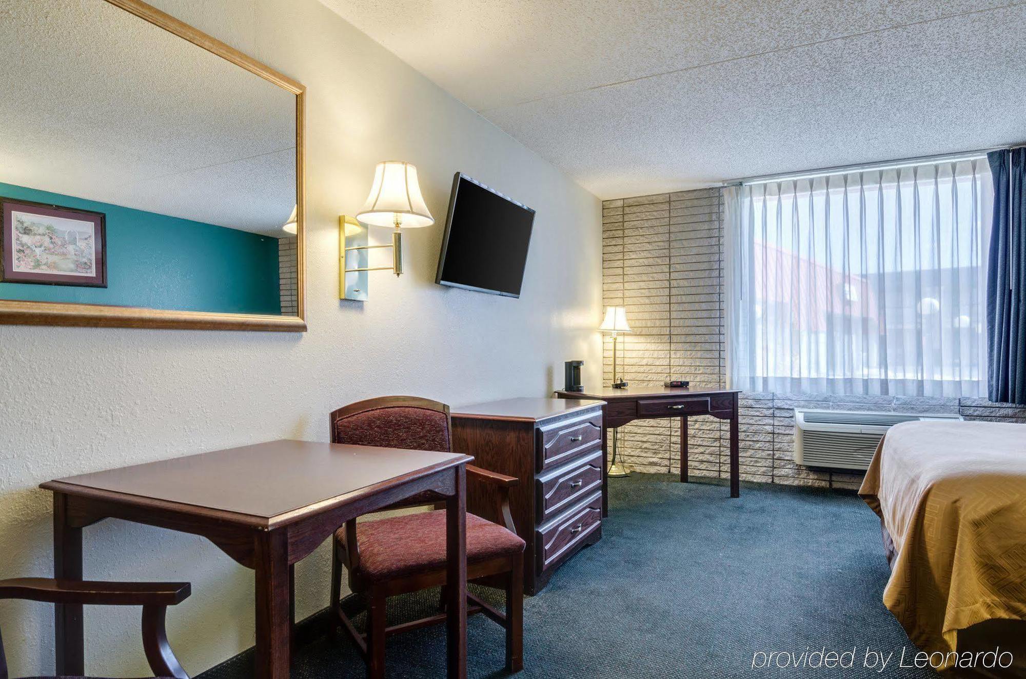 Americas Best Value Inn Salina Exterior foto